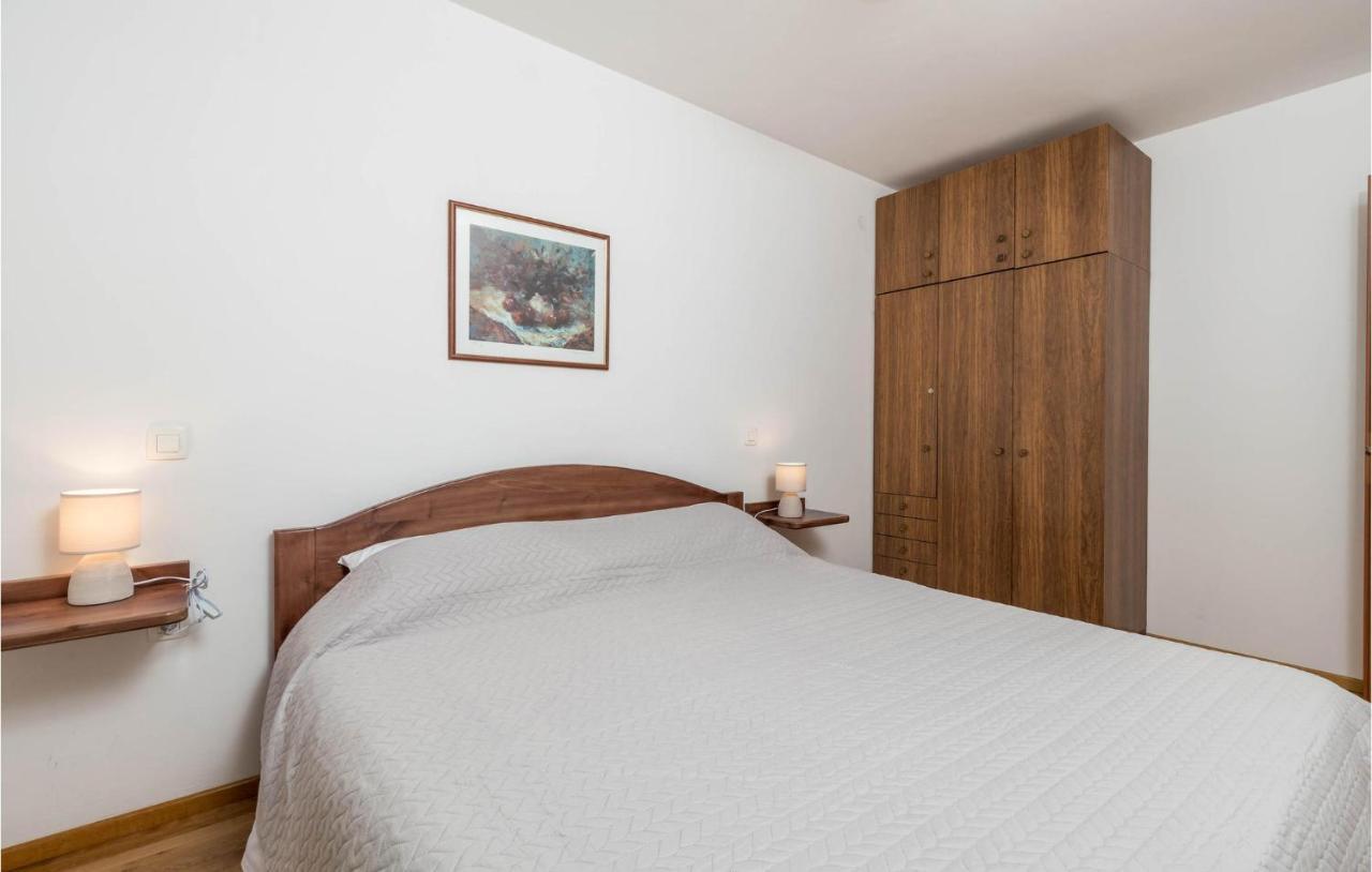 1 Bedroom Cozy Apartment In Ičići Εξωτερικό φωτογραφία